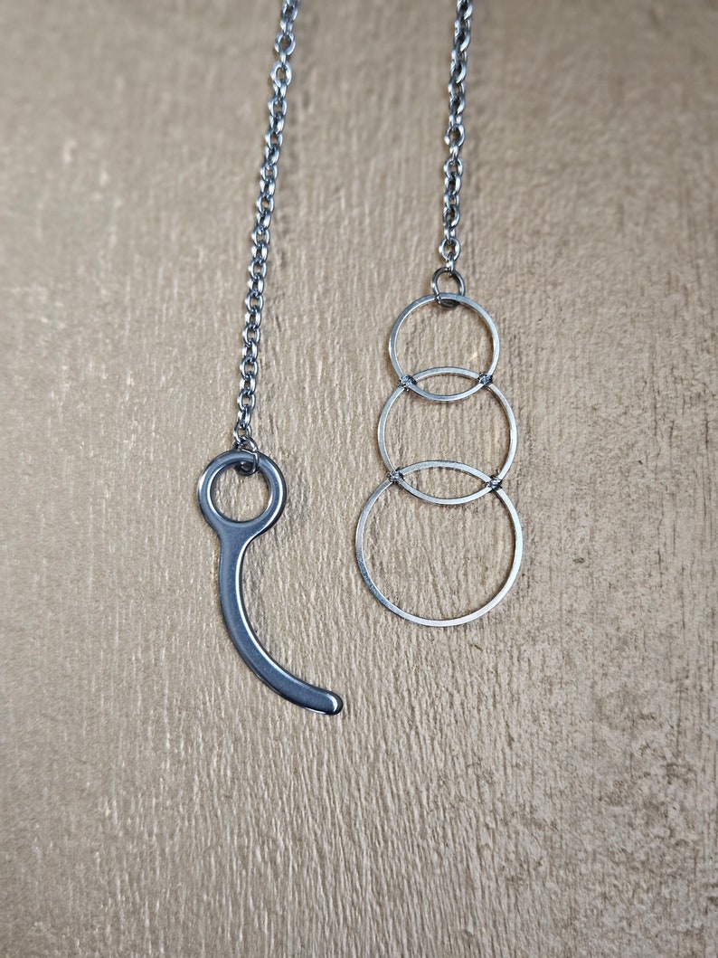 Skydiver 3-Ring & Closing Pin Necklace image 9