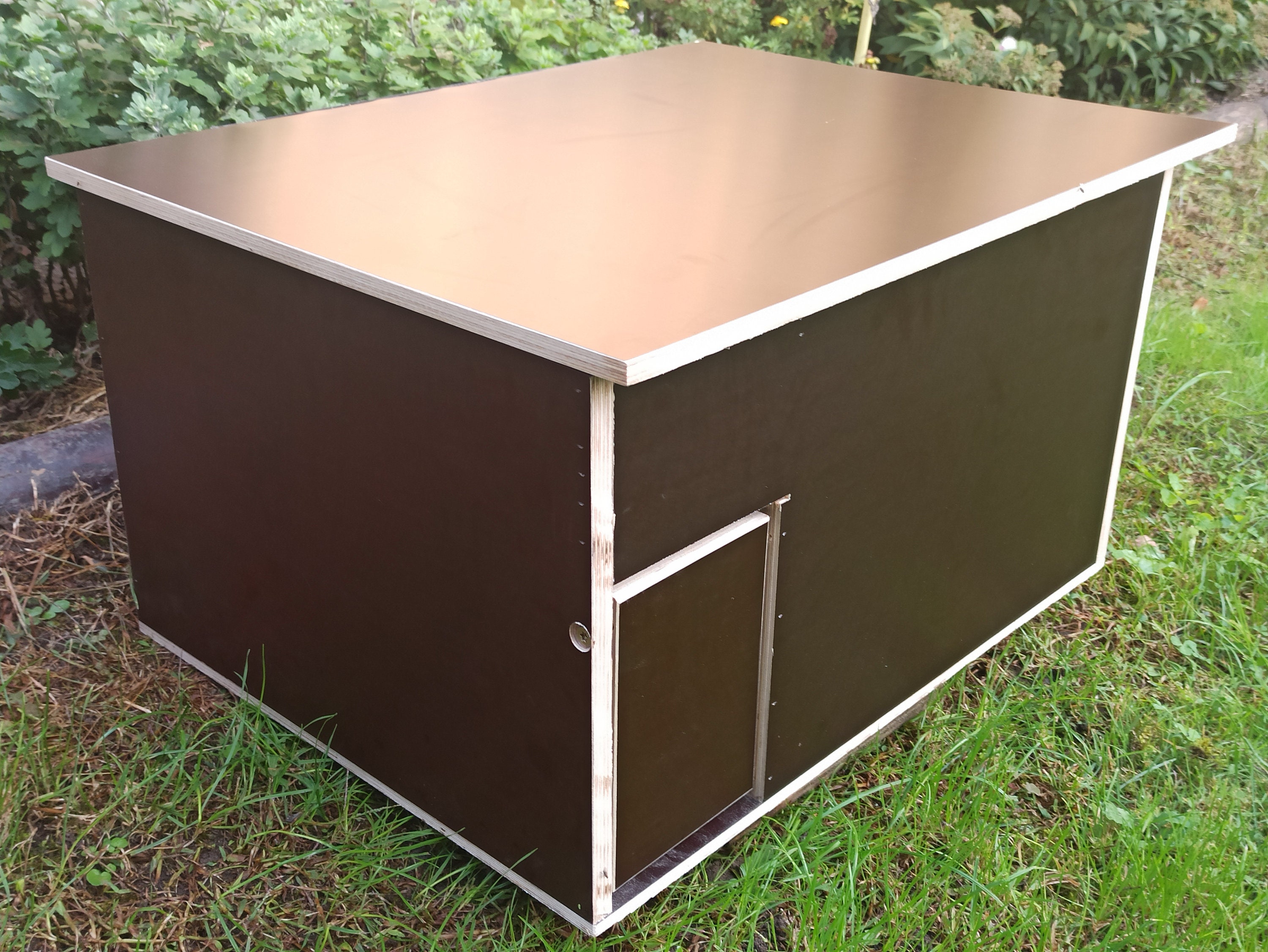 Casetta Per Ricci In Legno FSC - Rifugio Invernale 35x21 Cm, Con Base Fissa E Tetto A Listelli