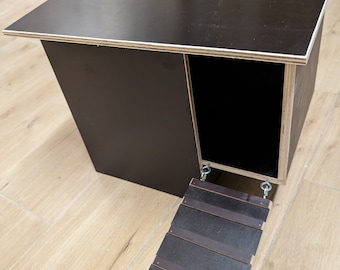 Casa para patos realizada en serigrafía resistente a la intemperie con escalera XL.