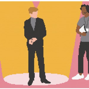 Op de afbeelding: Illustratie van twee mensen in een spotlight. Eén persoon draagt een zwart pak, de ander een grijs t-shirt en een zwarte broek. De achtergrond is een mix van roze en geel.