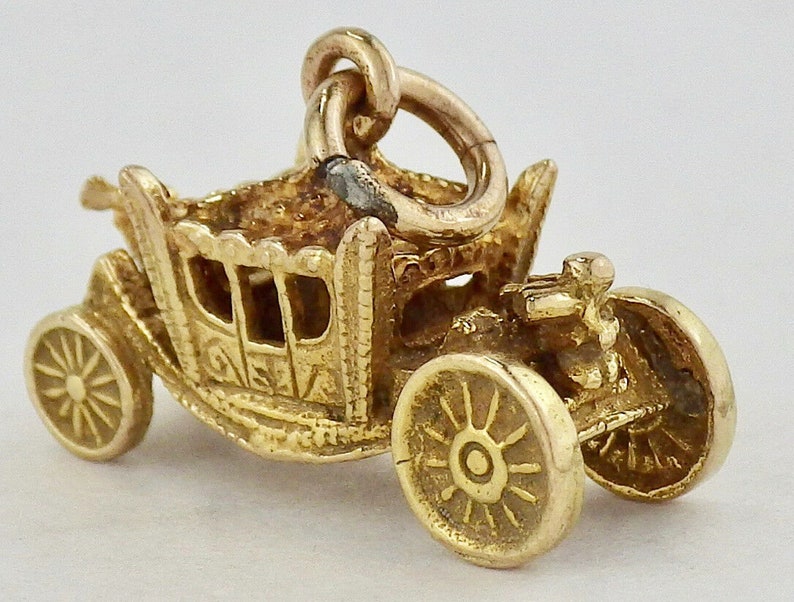 Vintage 9K Yellow Gold 3-D Princess Carriage Charm Pendant wCupids