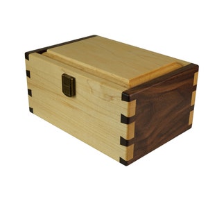 Maple & walnut dovtail joints keepsake box