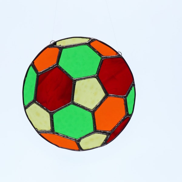 Ballon de football en vitrail multicolore