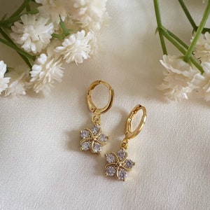 Aros de flor transparente, pendientes de circonita cúbica, joyas de flores, pendientes colgantes, joyas de novia, regalos para ella