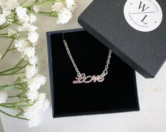 Collar con inscripción de amor bañado en plata, regalo de aniversario
