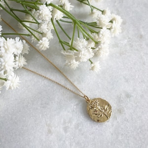 Gold Rose Flower Round Necklace, Flower Jewellery, Gold Coin Necklace, Rose Pendant, Flower Necklace, Nature Inspired, Gifts for Her