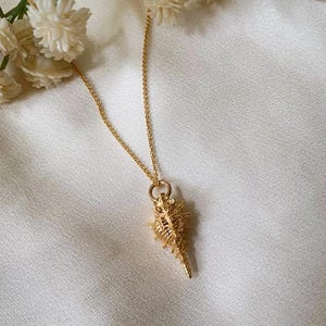 Gold Conch Shell Necklace, Shell Jewellery, Beach Necklace, Summer Jewellery, Layering Necklace, Beach Lover, Boho Necklace, Gifts for Her