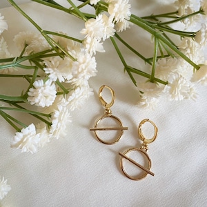 Mini Gold Circle Huggie Hoop Earrings, Geometry Earrings, Drop Earrings, Dangle Earrings, Minimal Jewellery, Hoop Earrings, Gifts for Her