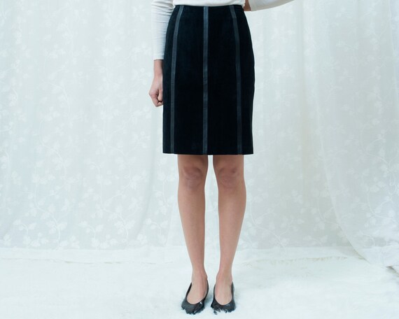 90s black suede mini skirt small 4 | minimalist su