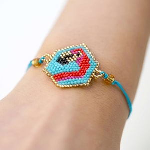 Seed beaded flamingo bracelet. Miyuki bead friendship wish bracelet. Dainty boho bird bracelet. Adjustable string bracelet for women. Gift
