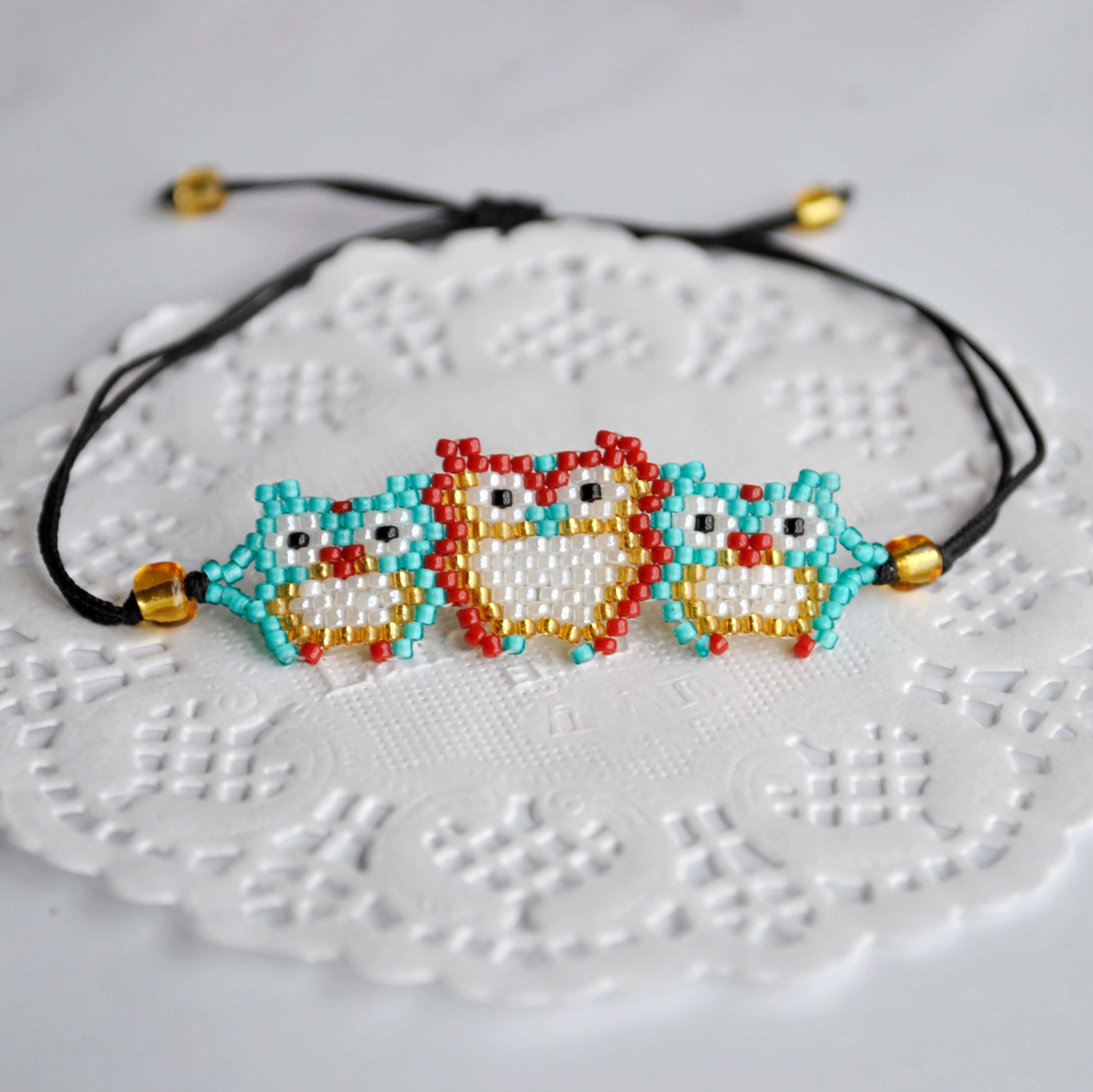 Miyuki beaded owl bracelet for women. Dainty seed bead animal bracelet. Adjustable boho wish bracele