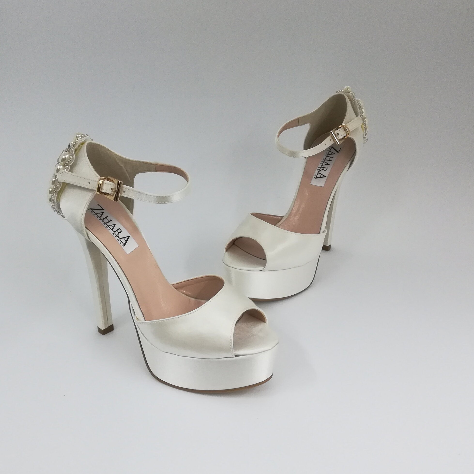 beautiful bridal shoes