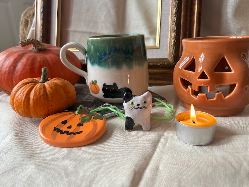 The Halloween mug - black cat and pumpkin mug Bundle Deep green 1