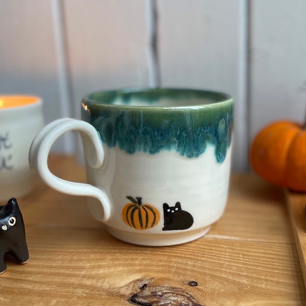 Taza de cerámica de Halloween con gato negro y calabaza