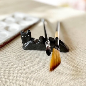 The black kitty ceramic brush holder - the artist essential accessory