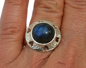 Statement Sterling Silver Ring with Labradorite Gemstone, Hearts Pattern