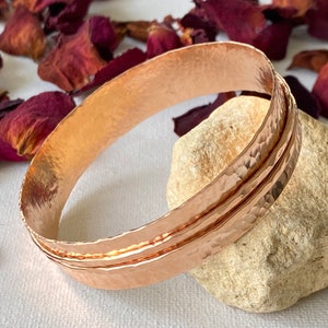 Wide Hammered Rose Gold Goldfield Bengel, Spiner bracelet, Swivel bracelet, Wide Rose Gold color cuff Bracelet