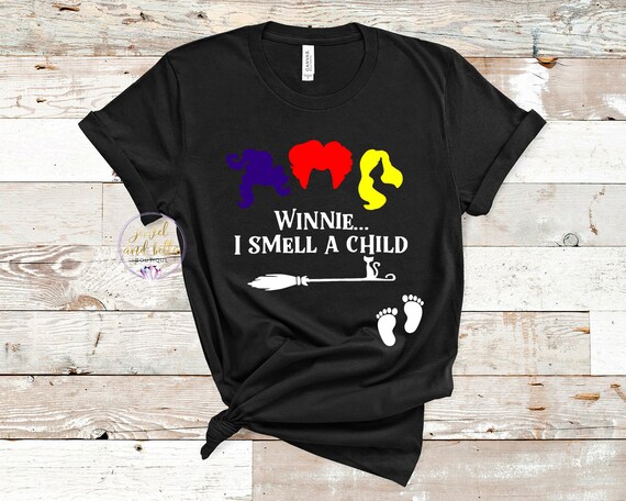 Winnie I Smell a Child Pregnancy Reveal Shirt