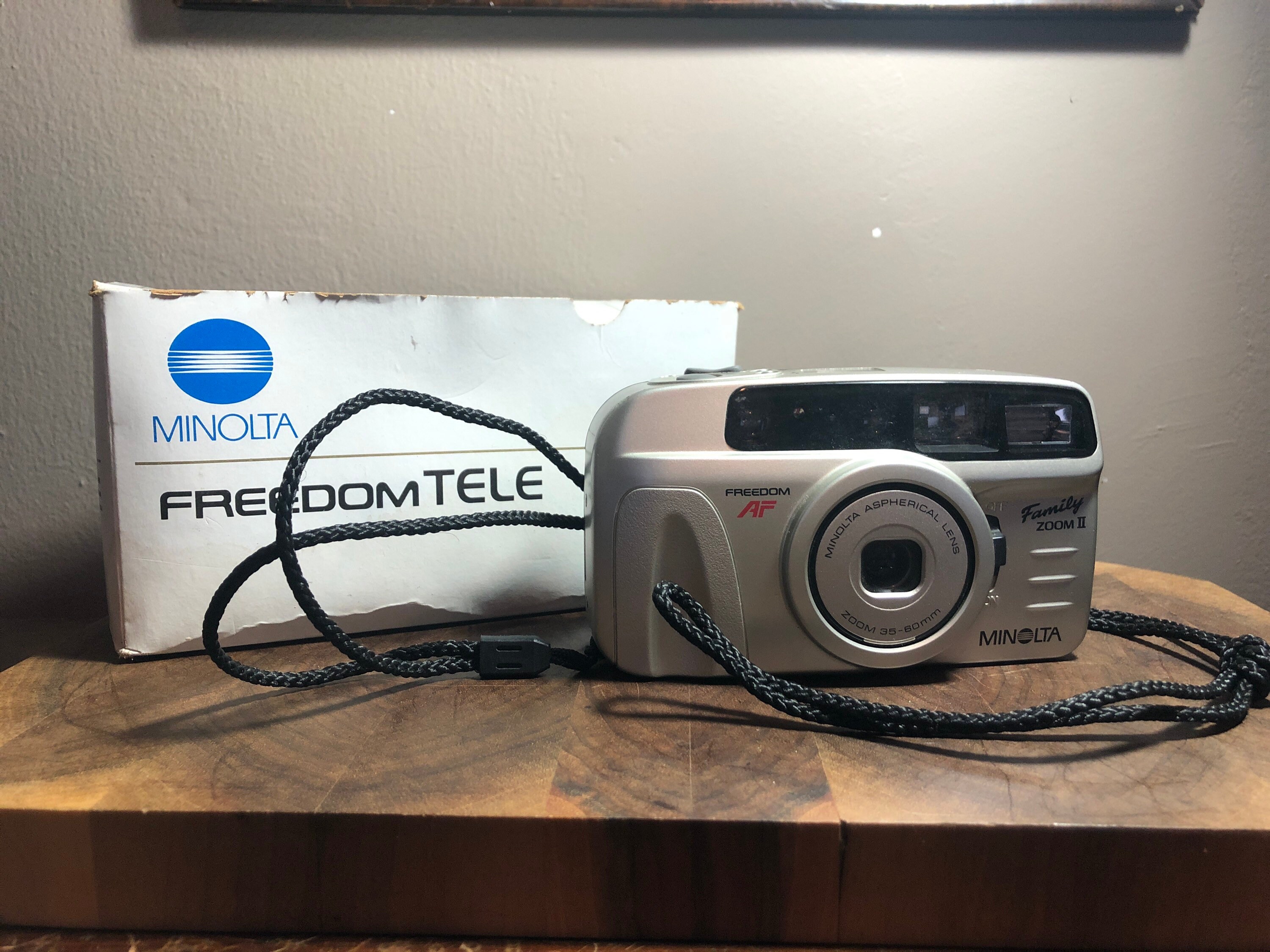 Minolta Freedom Family Zoom Camera 3560mm power zoom Vintage 35mm