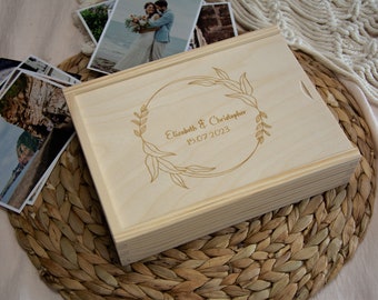 Wooden Photo Box for a maximum size of photos 15x21cm - Engraver for personalization, Pattern No.14