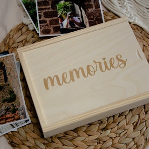 Fotobox aus Holz für eine maximale Größe von Fotos 15x21cm - Erinnerungen, Muster Nr.15