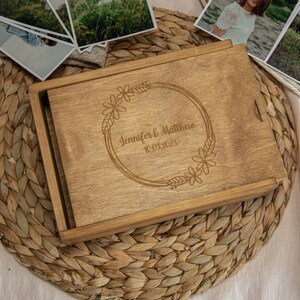 Fotobox aus Holz für eine maximale Größe von Fotos 15x21cm - Graveur zur Personalisierung, Muster Nr.6