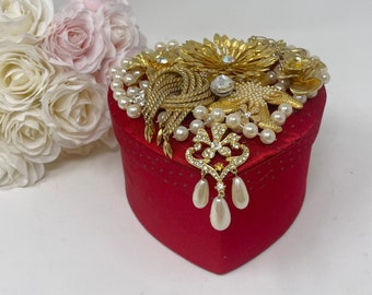 Jeweled Trinket Heart Box/ Jewelry Art Heart Trinket Box / Valentines Gift / Gifts for Mom/ Birthday Gift / I Love You Gift/ Gorgeous