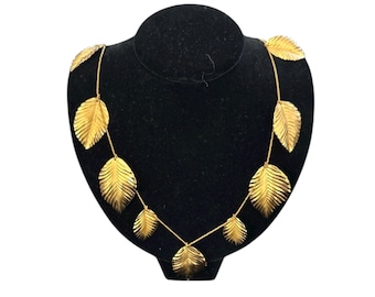 Vintage Napier Gold Tone Leaf Necklace - Elegant 30-Inch Statement Jewelry for Women - Classic Leaf Motif Design