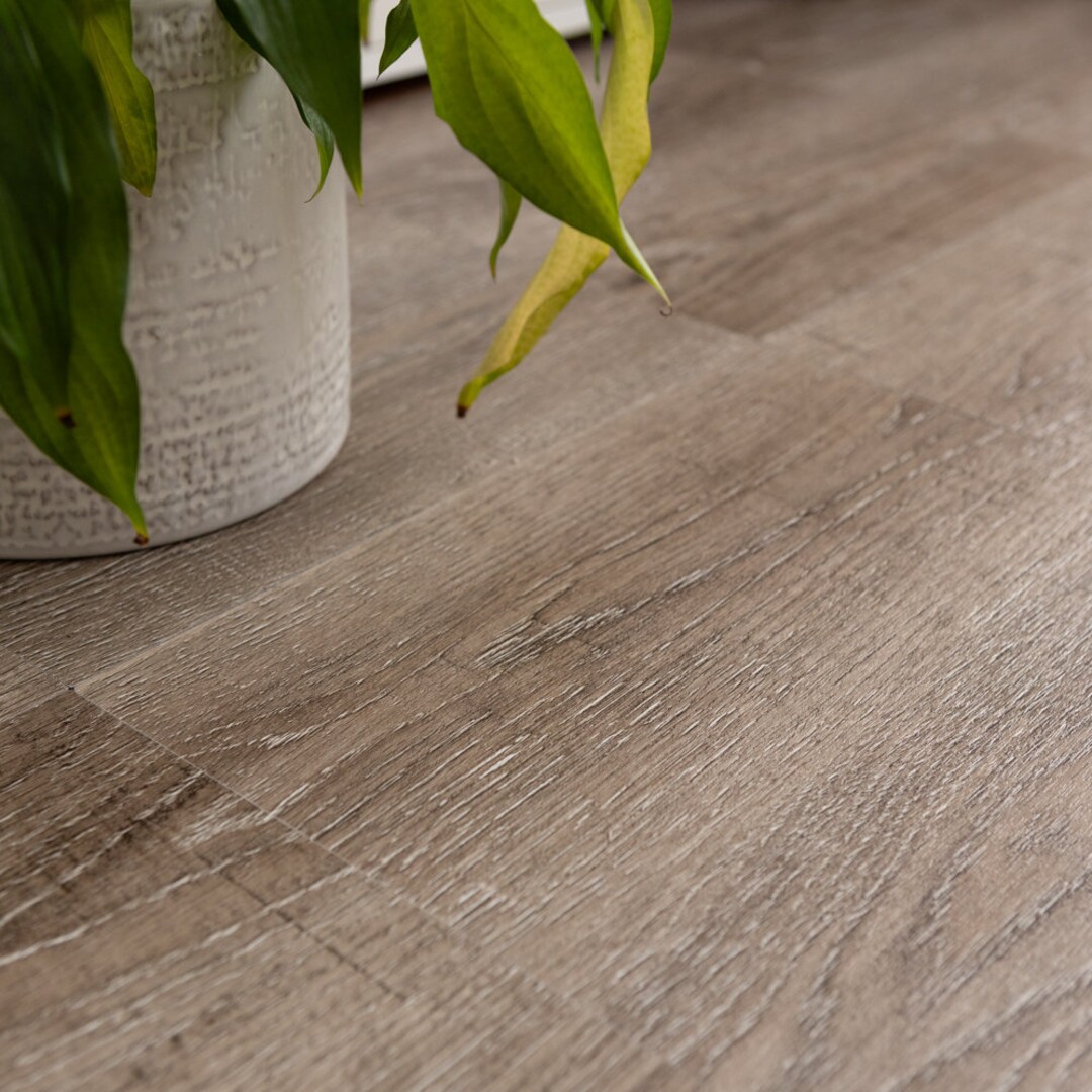 Old Lacquered Oak Vinyl Flooring Roll