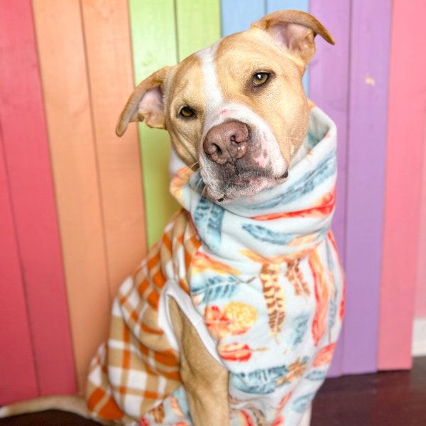 Sweat-shirt pour chien sans manches en polaire à carreaux et plumes