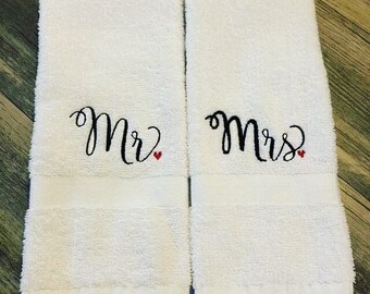 Gifts Modern Designs Pro Mr Wedding//Engagement Gifts Couple Embroidered Towels and Mrs 2 Pack - Mr. /& Mrs.