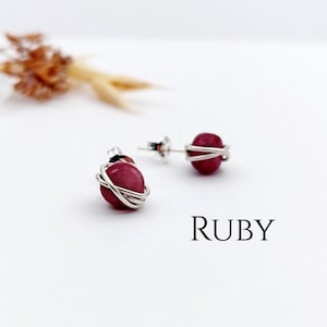 Rubin Rot Korund Ohrstecker Sterling Silber 14k Gold Filled Ohrringe Rubin Draht Gewickelt Ohrringe Juli Birthstone Schmuck Geschenk für sie