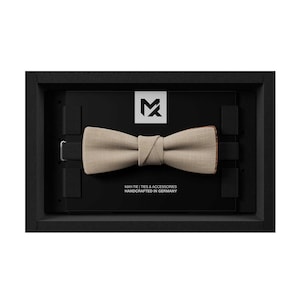 MAY-TIE Men&#39;s Bow Tie made of Linen + Cork | Nature Wood Brown | Vegan | Batwing Self-tie look
