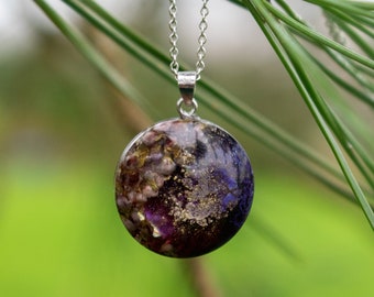 Dark Blue, Purple & Gold Resin Pendant Necklace with Real Heather Flower And Sterling Silver Chain