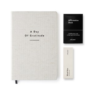 Dankbarkeit und Affirmation Bundle - Dankbarkeit Journal - Affirmation Karten Set - Holz Karte Display - Baumwolle