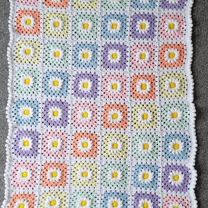 daisy rainbow crochet blanket, bobble stitch, popcorn stitch, baby shower, new baby