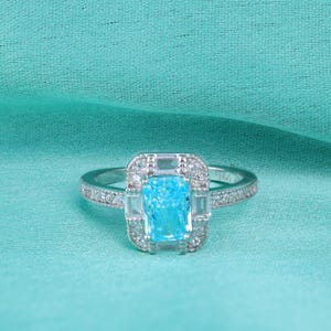 3.50 Carta Light Sky Blue Color Radiant Cut Ring/ Certified Lab Diamond Engagement Ring/ Fancy Halo Wedding Anniversary Ring/Customized Gift