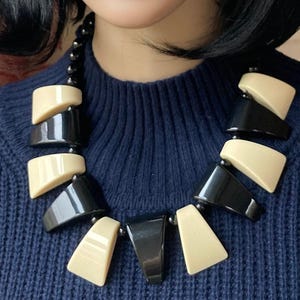 MARION GODART Paris Collier Pointe Noir et Ivoire Résine Black and Ivory Color Pointed Triangle Beaded Necklace French Costume Jewelry