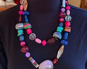 MARION GODART Paris Collier Exubérant Knutet Långt Flerfärgat Harts Flerpärlhalsband Franska Designersmycken