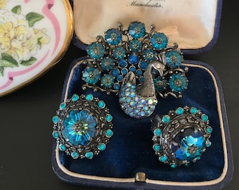 MASU（エムエーエスユー）のBIJOUX BROOCH BLUEの通販サイト