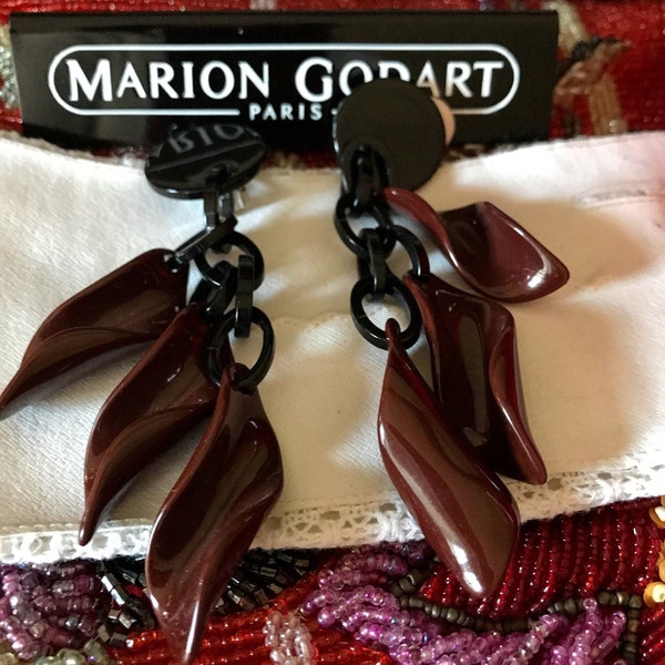 MARION GODART Paris Boucles D'Oreilles Feuilles Frisé Résine Rouge Noir Dark Brown Clip-on Curled Leaf Earrings French Designer Jewelry