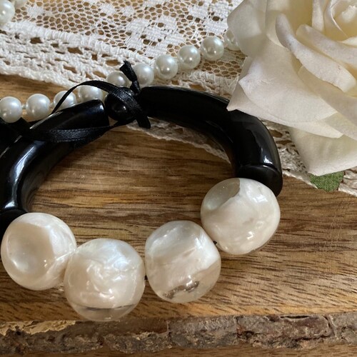 DOMINIQUE DENAIVE Paris French Haute Couture Handmade Black shops & Pearly white Resin Elastic Marble Bracelet French Designer Jewelry