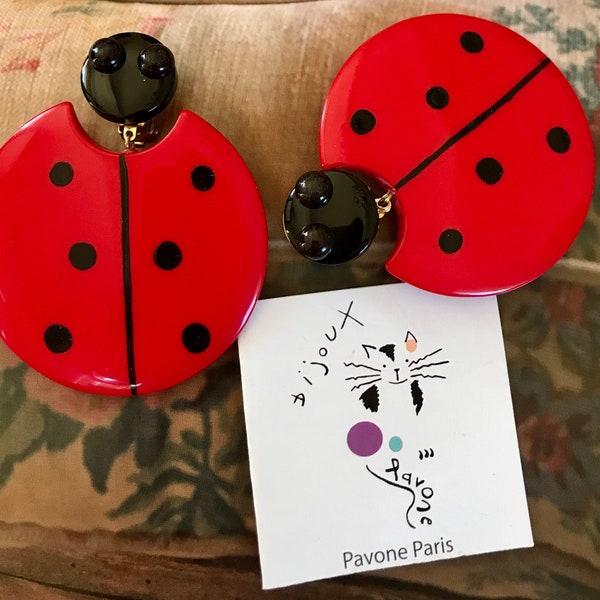 Marie-Christine PAVONE Boucles d'Oreilles Coccinelle Ronde Boucles d'oreilles clip coccinelle galalithe rouge peintes à la main Bijoux de créateur français