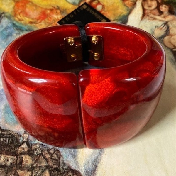 DOMINIQUE DENAIVE Paris French Haute Couture Handcrafted Marbled Sunset Red Resin Hinged Clamper Bracelet French Designer Costume Jewelry