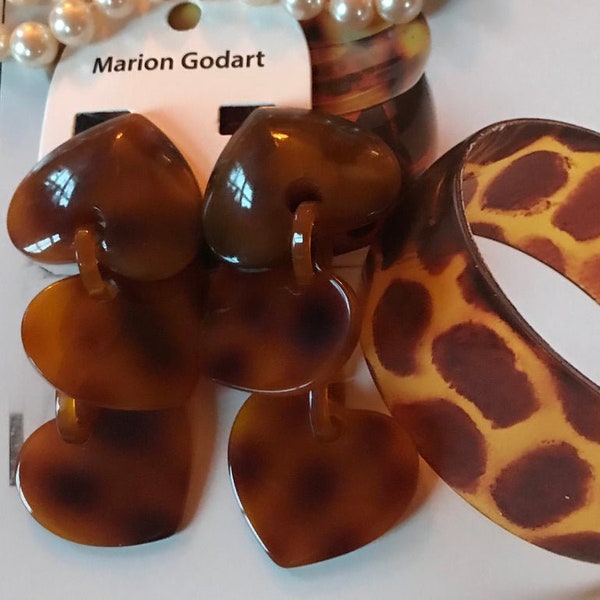 MARION GODART Paris Boucles D'Oreilles Petit Coeurs Leopard Resin Little Hearts Clip-on Pendientes French Designer Costume Jewelry