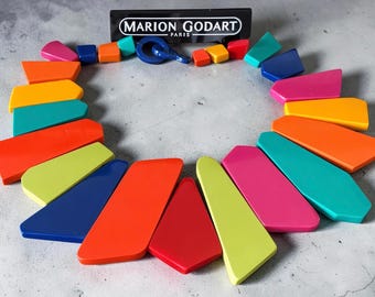 MARION GODART Paris Iconic Collier Bavoir Pièces Multicolore Vive Résine Colorful Statement Bib Necklace French Design Costume Jewelry