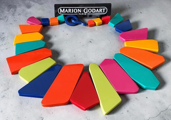 MARION GODART Paris Iconic Collier Bavoir Pièces Multicolore Vive Résine Colorful Statement Bib Necklace French Design Costume Jewelry