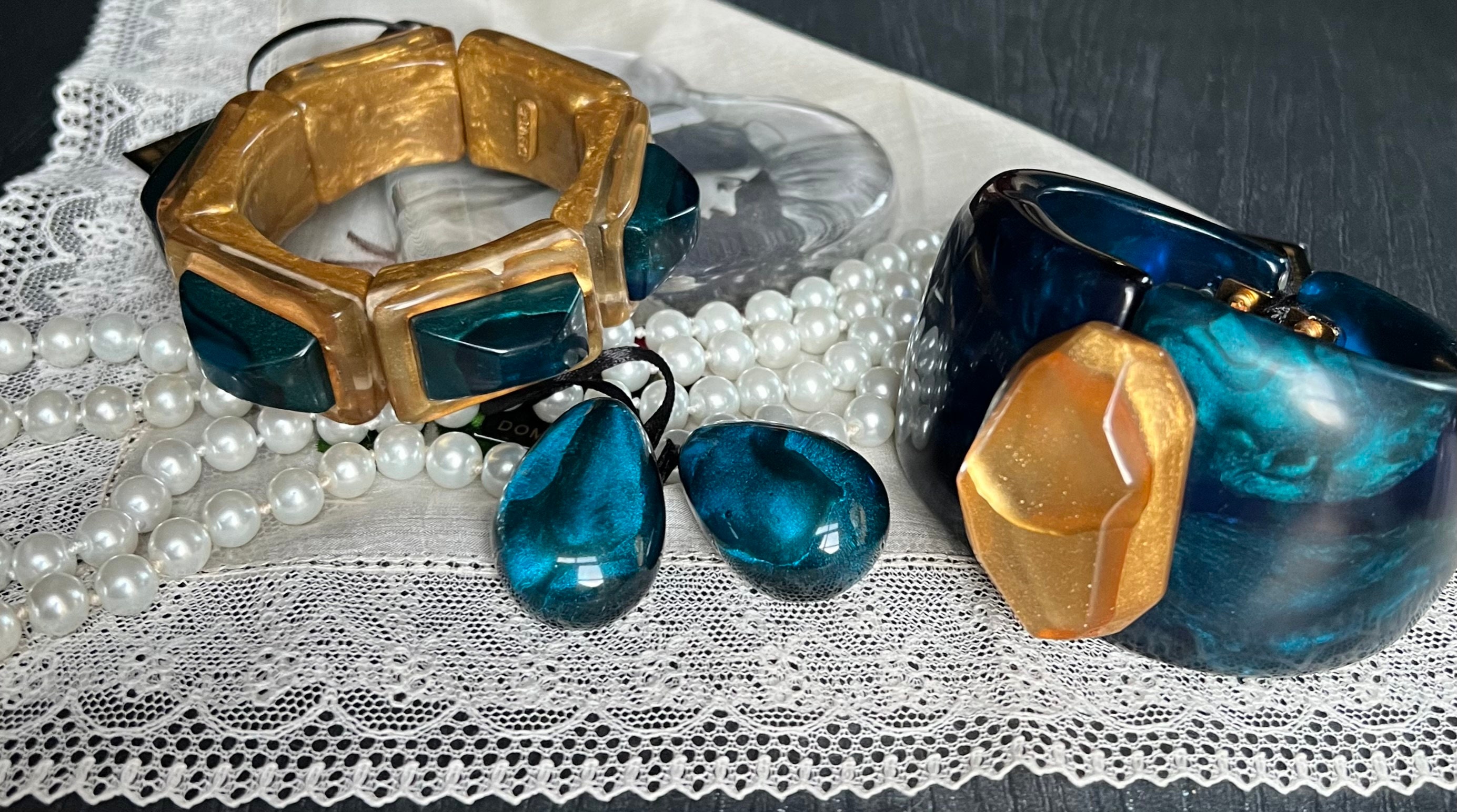 Bracelet métal et résine Dominique DENAIVE en très bon état
