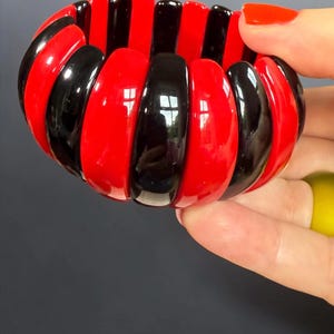 MARION GODART Paris Bracelet Élastiqué Tranches Résine Rouge et Noir Black and Red Slices Bracelet French Design Costume Jewelry image 6