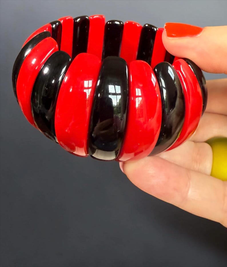 MARION GODART Paris Bracelet Élastiqué Tranches Résine Rouge et Noir Black and Red Slices Bracelet French Design Costume Jewelry image 6